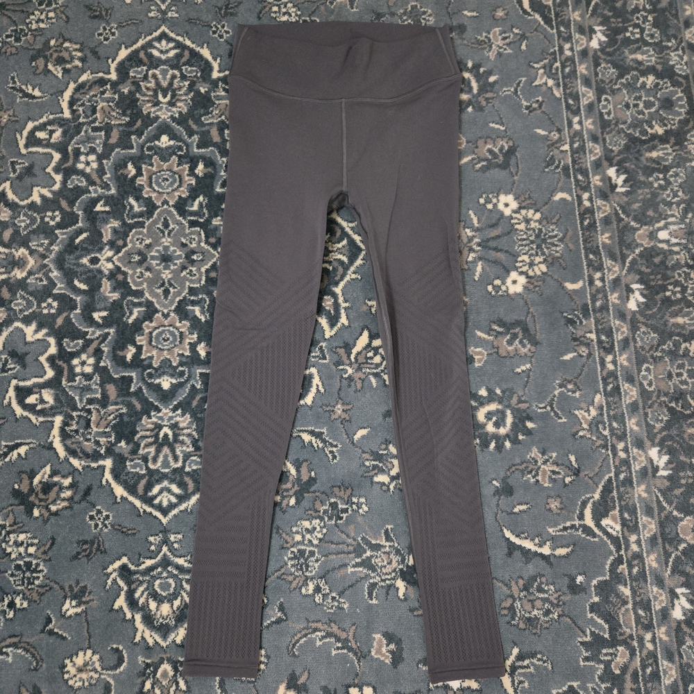 Lululemon Reveal Tight Mesh Stripes